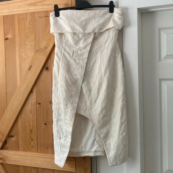 Alexis Isotta Dress In White Floral Jacquard - Picture 2 of 8